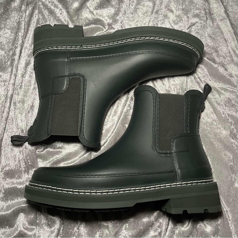 Hunter Refined Stitch Detail Waterproof Green Chelsea Boot Women’s 10 WFS2100RMA